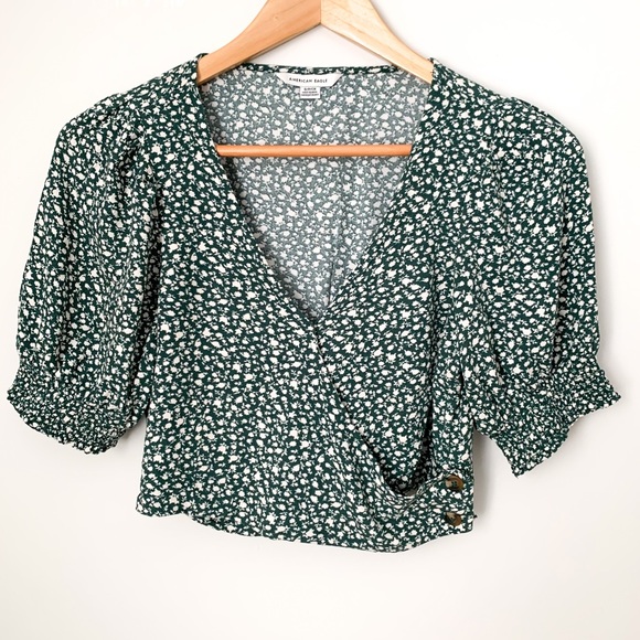 ✨2 for 15$✨American Eagle Crop Top In Green and White Floral - Picture 10 of 12